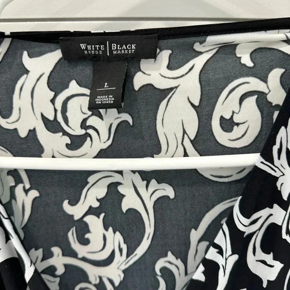 White House Black Market Sleeveless Blouse‎ - Picture 4 of 6